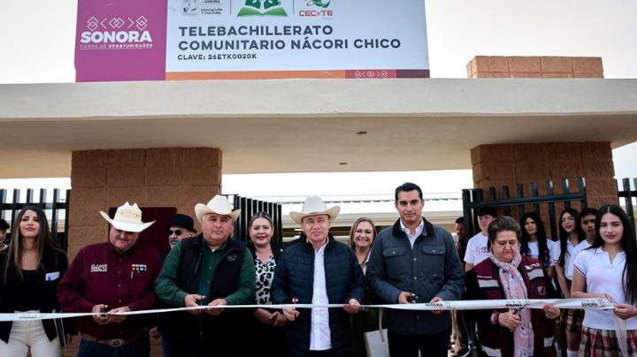 Durazo Montaño entrega telebachillerato en Nácori Chico, Sonora, y garantiza becas a estudiantes