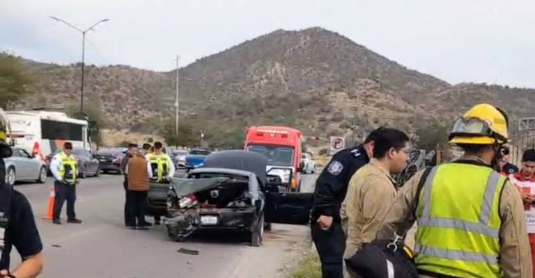 Se registra choque múltiple el cruce del bulevares Progreso y Morelos.