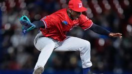 Foto que representa a El pelotero sensación de la Serie del Caribe 2026, Jefry Yan, disfruta del gran ambiente de Guadalajara