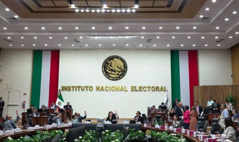 Frente Amplio Democrático contra la reforma electoral: Académicos y organizaciones la tachan de 'regresiva'