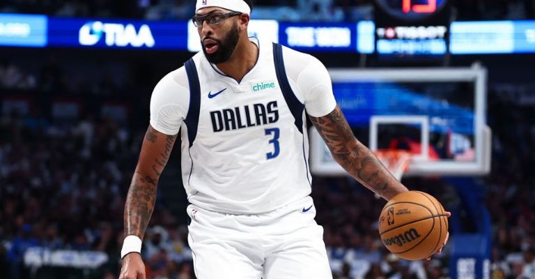 Davis no duró mucho con los Mavericks