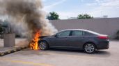 Foto ilustrativa de la nota titulada: Se incendia auto en estacionamiento de restaurante en Navojoa; chofer logró salir a tiempo