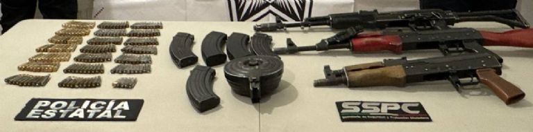 El armamento decomisado durante la movilización de autoridades