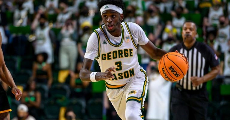 Gaines dejó buenos números en nivel universitario