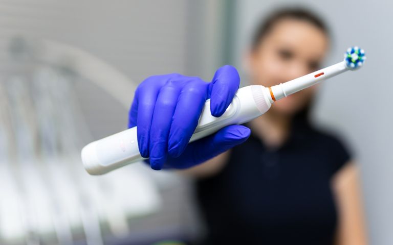 Profeco evalúa 10 modelos de cepillos de dientes eléctricos y detecta fallas en su etiquetado y garantías