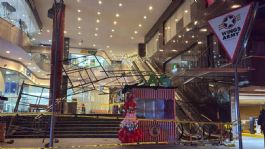 Foto que representa a FOTOS: Colapsa andamio en plaza de la Benito Juárez CDMX; un trabajador fue hospitalizado GRAVE