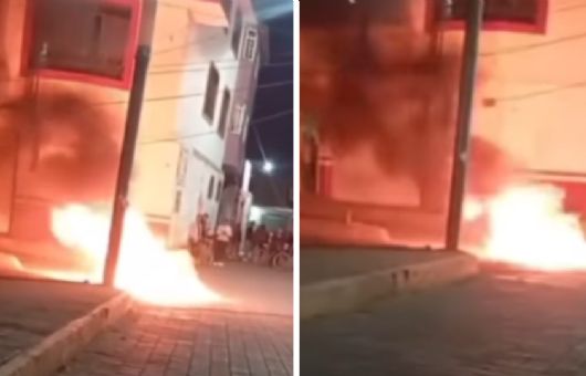 Intento de ROBO desata furia en Tlaxcala: Turba intenta LINCHAR a dos hombres y QUEMA una moto