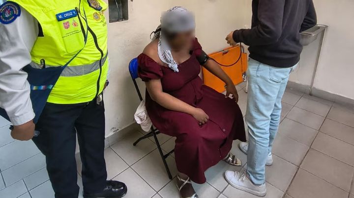 Mujer de Haití entre en labor de parto en el Metro de la CDMX; fue socorrida por autoridades