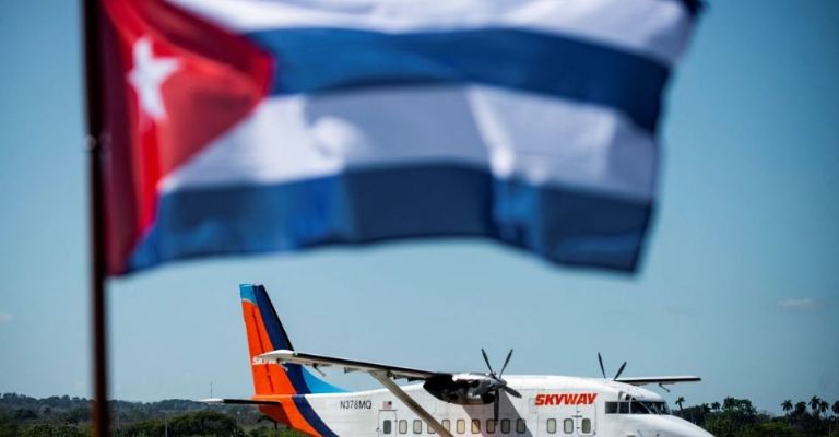 Cuba se queda sin combustible para aviones; Díaz-Canel agradece a México por envío de ayuda