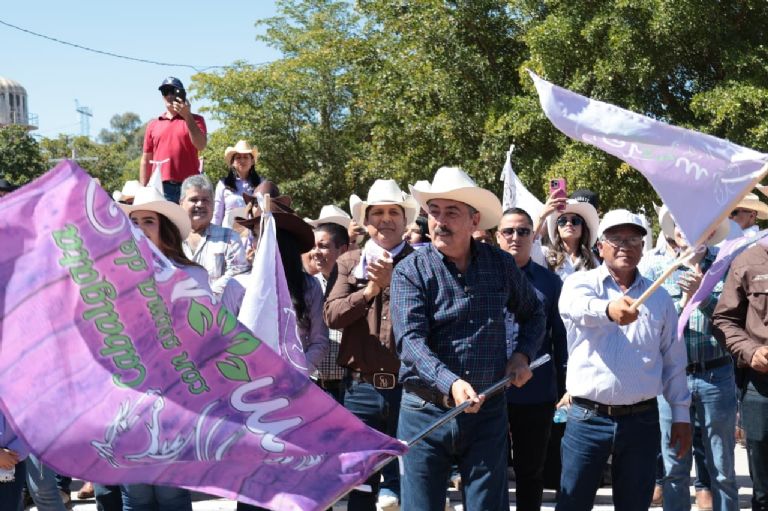Se realiza con éxito cabalgata 'Con Aroma de Mujer' en su 16.ª edición; Javier Lamarque da banderazo 