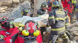 Foto que representa a OFICIAL: Recuperan cuerpo de tercer trabajador tras siniestro en San Antonio Abad; confirman 3 MUERTOS