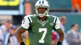 Foto que representa a Raiders y Jets estarían a punto de cerrar canje por Geno Smith, quien regresa a sus orígenes