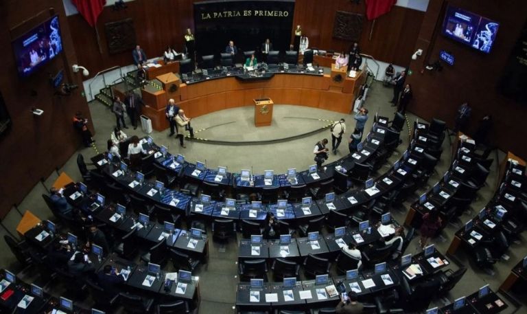 Comisiones aprueban por unanimidad reforma constitucional que limita pensiones de servidores públicos