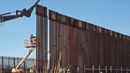 Foto que representa a Gobierno de Estados Unidos continúa con la ampliación y reforzamiento de su muro fronterizo en Sonora