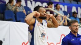 Foto que representa a Heroica remontada; Halcones se levantan de la lona y se imponen ante los Caballeros