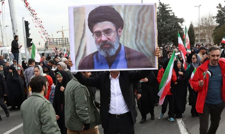 Las versiones del estado de salud de Motjaba Jamenei: ¿Fue herido por Estados Unidos e Israel?