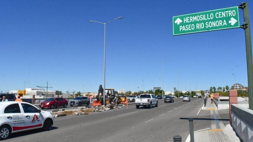 Ayuntamiento de Hermosillo realiza trabajos para mejorar la vialidad en calle Rosales