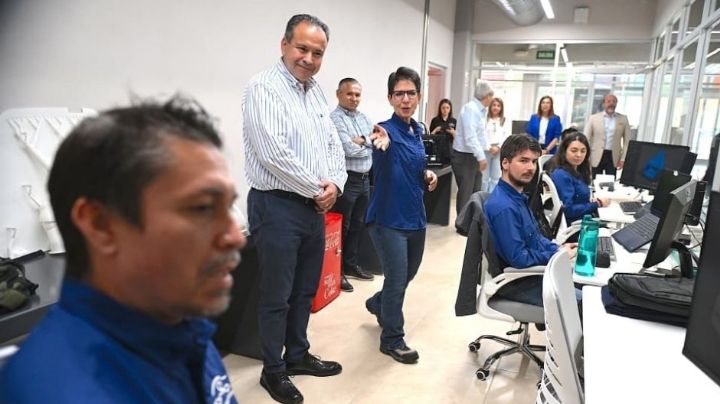 Alcalde Antonio Astiazarán aplaude creación de prototipo de vehículo eléctrico