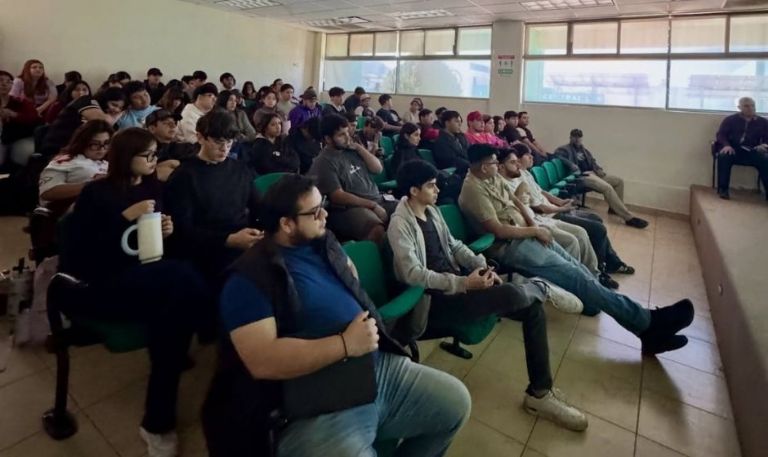 Estudiantes de Sonora comparten su experiencia de formación profesional en Taiwán con alumnos de la UTG
