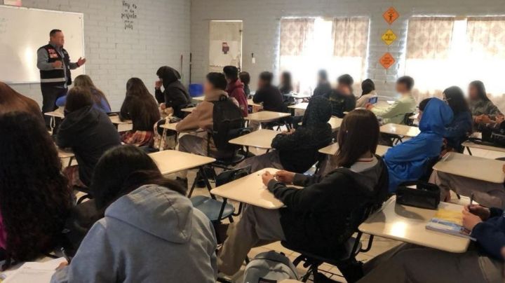 La SSPC de Sonora recorre las escuelas para prevenir violencia en el noviazgo entre jóvenes del municipio de Naco