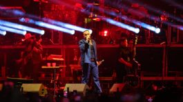 Foto que representa a Carín León hace homenaje a los grandes y la nostalgia en La Cura Fest desde Hermosillo