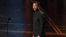 Foto que representa a VIDEO: Michael B. Jordan, entre hamburguesas y fans, así fue su inusual forma de celebrar su Premio Oscar