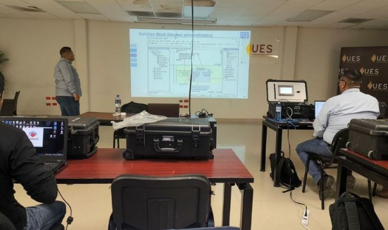 Gobierno de Sonora fortalece vinculación con la industria automotriz mediante capacitación en Navojoa: UES