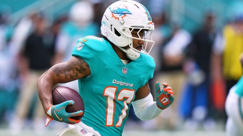 Los Dolphins continúan con la 'limpia' en su plantilla; envía a Jaylen Waddle a los Broncos