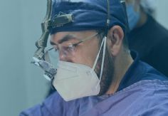 Foto ilustrativa de nota El mundo del espectáculo de luto: Muere Aneudi Rendón, 'Dr Culichi', cirujano de famosas