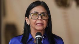 Foto que representa a Delcy Rodríguez destituye a Vladimir Padrino como ministro de Defensa en Venezuela