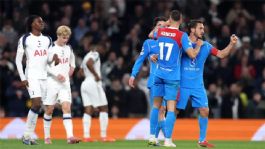 Foto que representa a Atlético de Madrid resiste; cae ante el Tottenham pero avanza a cuartos de final en Champions League
