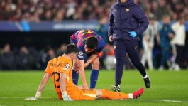 Foto que representa a Barcelona enciende las alarmas; clasifica en Champions League pero pierde a Joan García