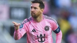 Foto que representa a Crece la leyenda; el astro argentino Lionel Messi marca su gol 900 como profesional