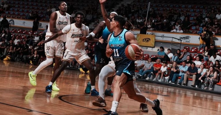 Los Astros se mantienen invictos en el torneo