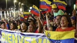 Foto que representa a Aficionados paralizan Venezuela y festejan a lo grande el título del Clásico Mundial de Beisbol