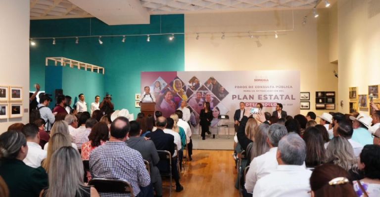 Gobernador Durazo consolida reducción de pobreza laboral con estrategias en el Plan Estatal de Desarrollo. Foto: Cortesía Gobierno del Estado