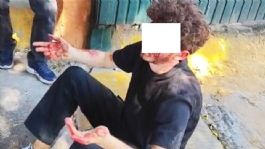 Foto que representa a VIDEO: Golpean a joven extranjero que fotografiaba sepelio de 'El Mencho' en panteón de Jalisco