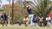 Foto ilustrativa de la nota titulada: Saltan al campo para jugar los primeros 18 hoyos en el torneo Anual de Golf del Grupo Bours