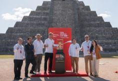 Foto ilustrativa de nota Chichén Itzá recibe el trofeo de la Copa FIFA 2026; CNTE se manifiesta contra el Mundial