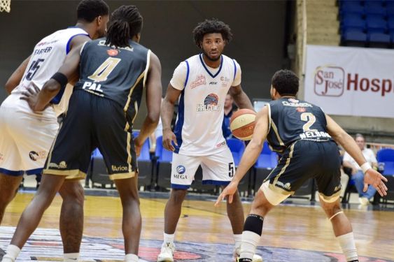 Frayles de Guasave sorprenden a los Halcones de Obregón al iniciar serie en la Arena Itson