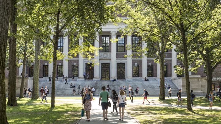 Demanda del gobierno de Trump contra Harvard acusa trato desigual a alumnos judíos e israelíes