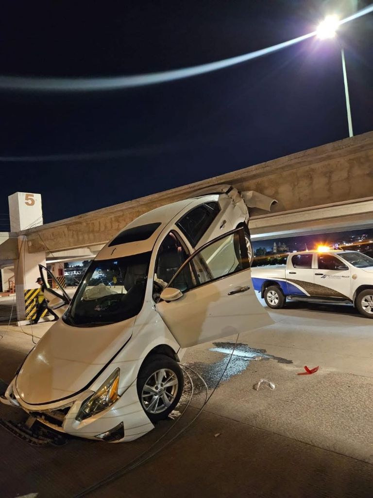 El accidente movilizó a elementos de diferentes órdenes del Gobierno. Foto: Facebook