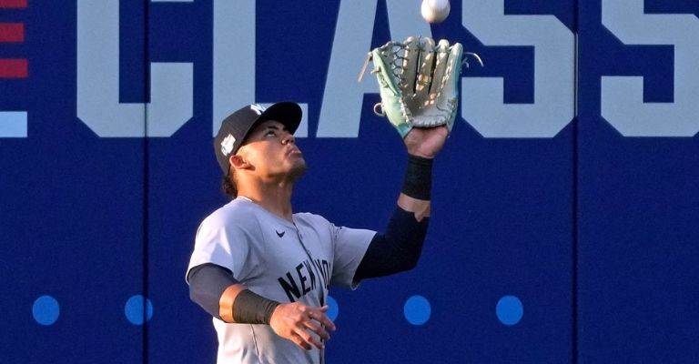 El dominicano tendrá que esperar para la titularidad