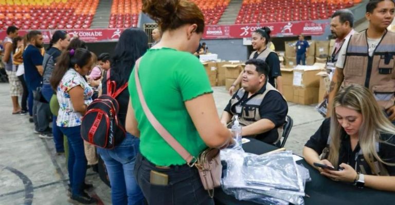 Entrega de uniformes escolares en Sonora comienza en abril, confirma la SEC