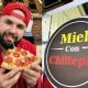Carín León, Matisse y Jared Borgetti prueban en Hermosillo pizzas cubiertas de miel con chiltepín