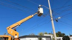 Avanzan obras de mejora en el alumbrado público en colonias de Guaymas