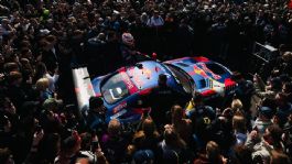 Foto que representa a Max Verstappen es descalificado y pierde un triunfo contundente en las cuatro horas de Nürburgring