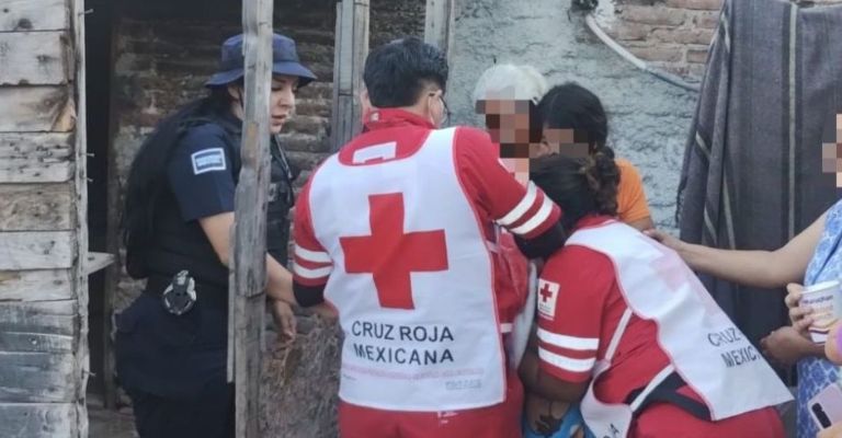 Policías municipales salvan la vida de un recién nacido en las afueras de Ciudad Obregón