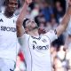 Raúl Jiménez marca y protagoniza emotivo momento en la victoria del Fulham ante el Burnley