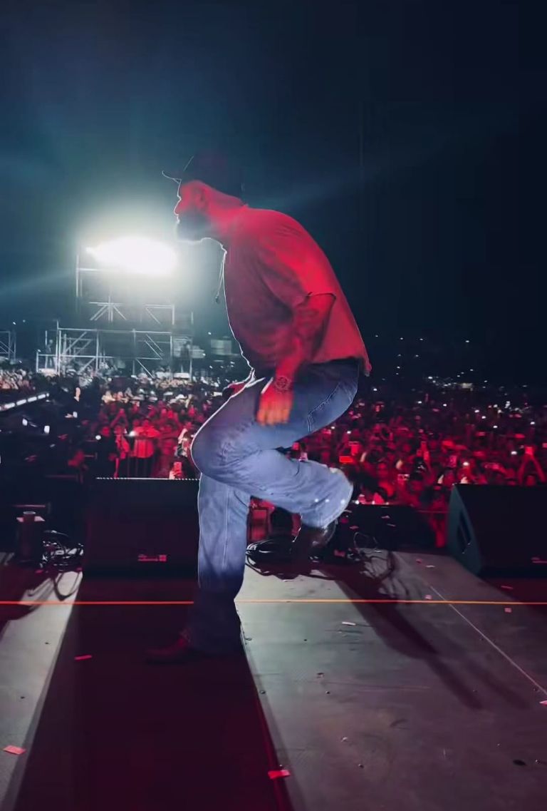 Carín León se presentó ante más de 15 mil personas este sábado. Foto: Cortesía